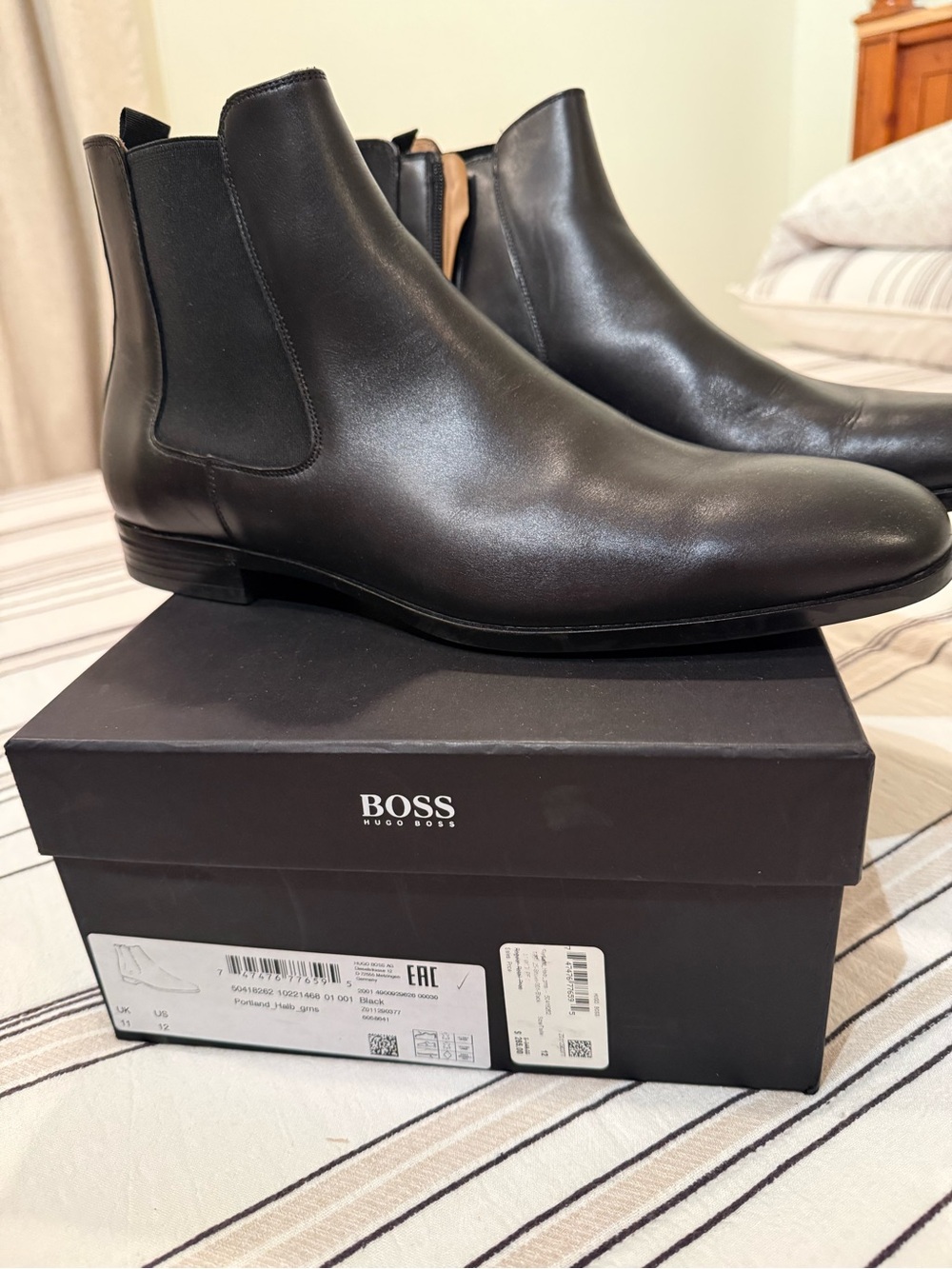 Hugo Boss Black Leather Chelsea Chukka Boots